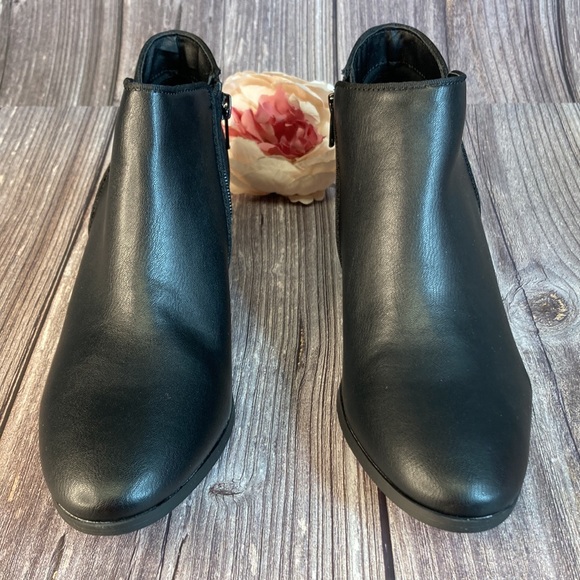 STYLE & CO Wileyy Black Ankle Booties 9M - Picture 2 of 8